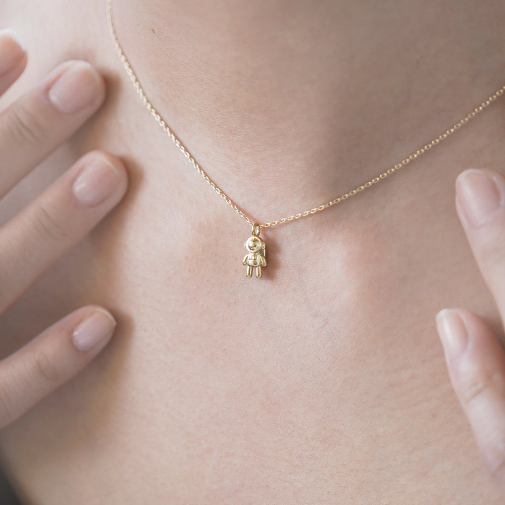 
          
          Load image into Gallery viewer, Astronaut Pendant Necklace 14K Gold
          
          