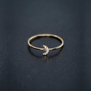 
          
          Load image into Gallery viewer, Crescent Moon Line Diamond Gold Ring
          
          