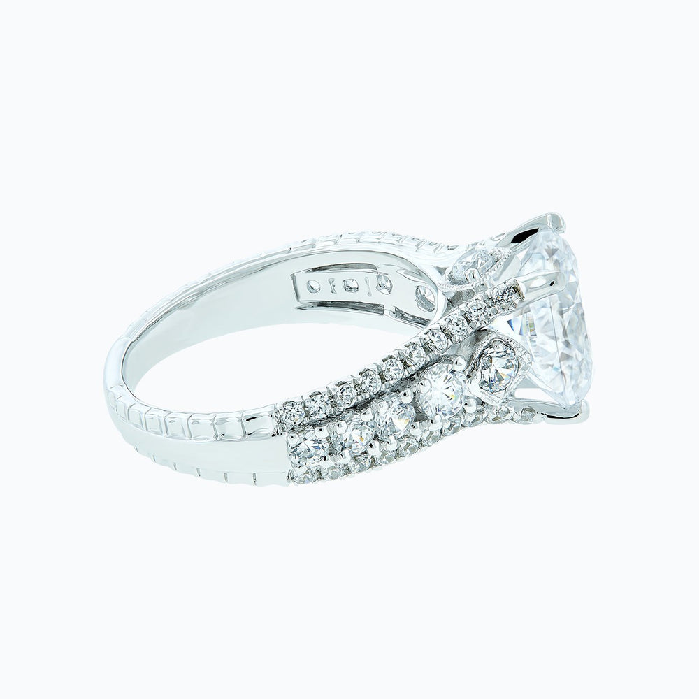 
          
          Load image into Gallery viewer, Veda Round Pave Diamonds Ring
          
          