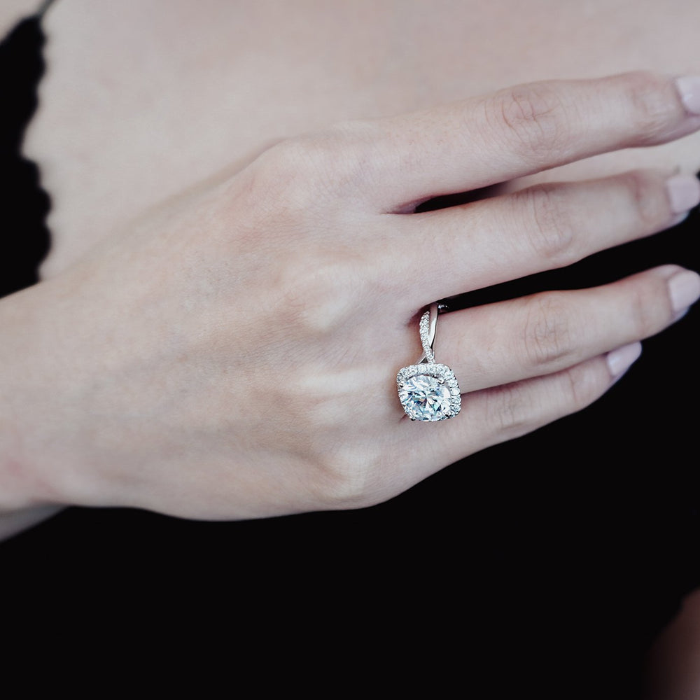 
          
          Load image into Gallery viewer, Teana Round Halo Pave Diamonds Ring Platinum
          
          